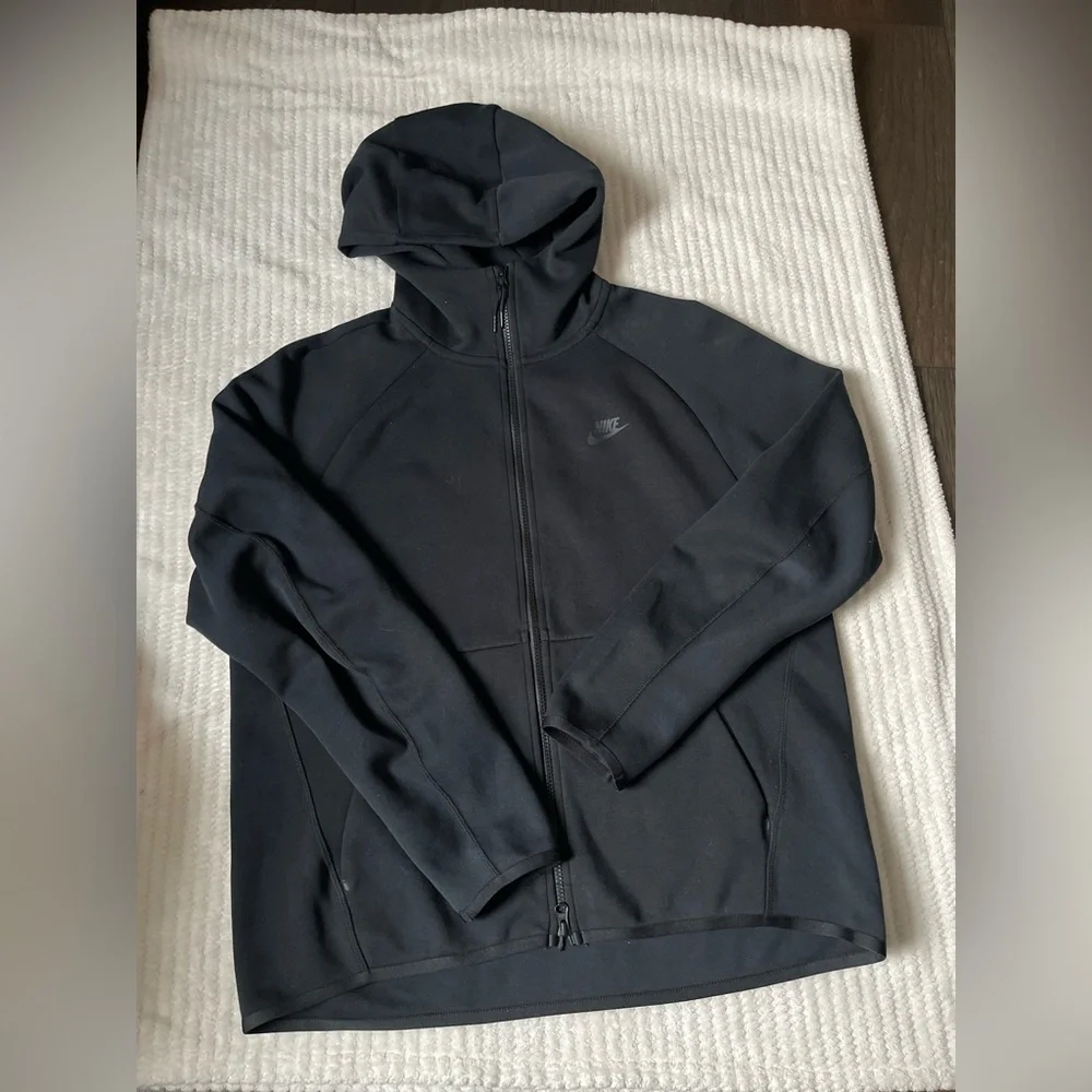 Nike Men's‎ Gray Zip Up Sweater